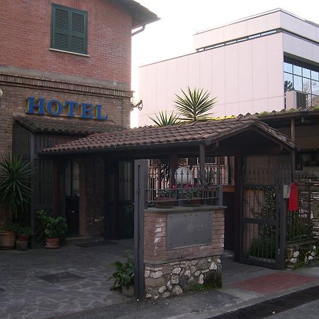 Hotel Fidene ローマ エクステリア 写真