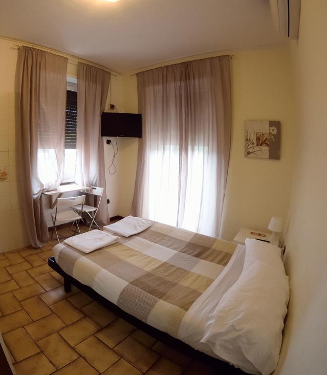 Hotel Fidene ローマ エクステリア 写真