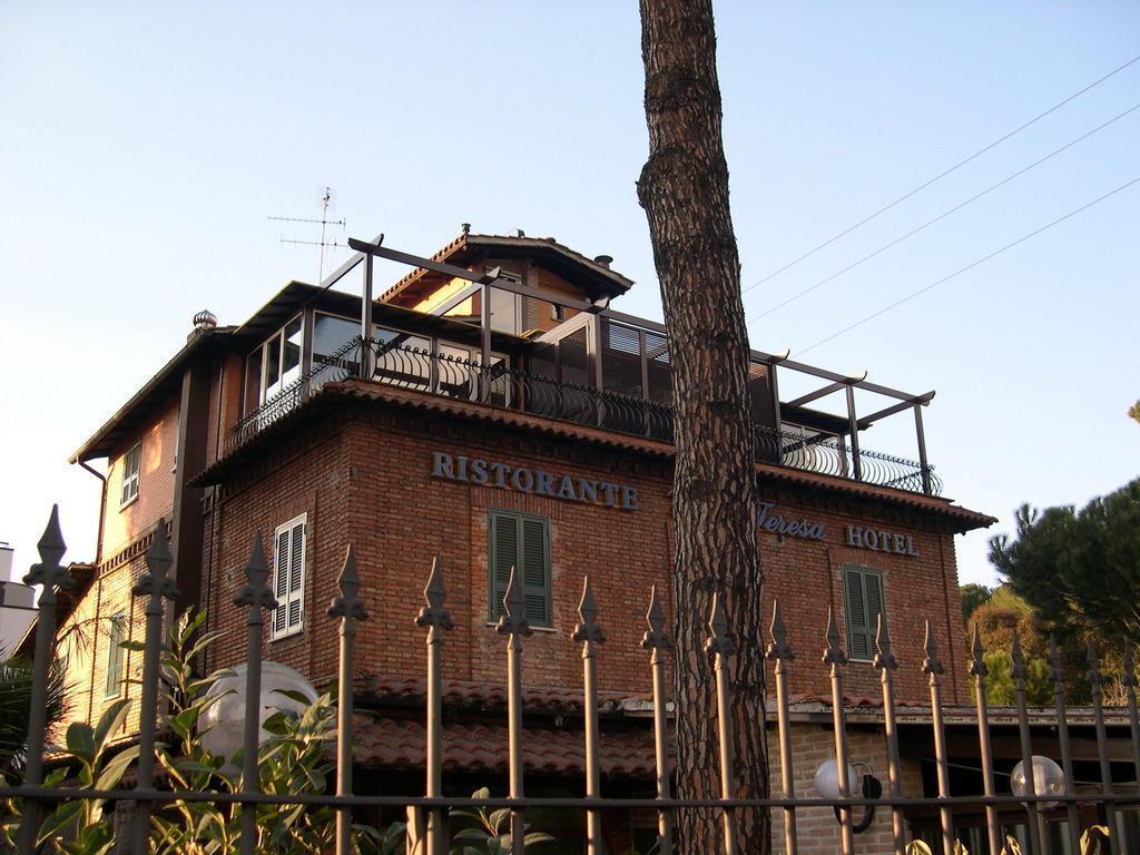 Hotel Fidene ローマ エクステリア 写真