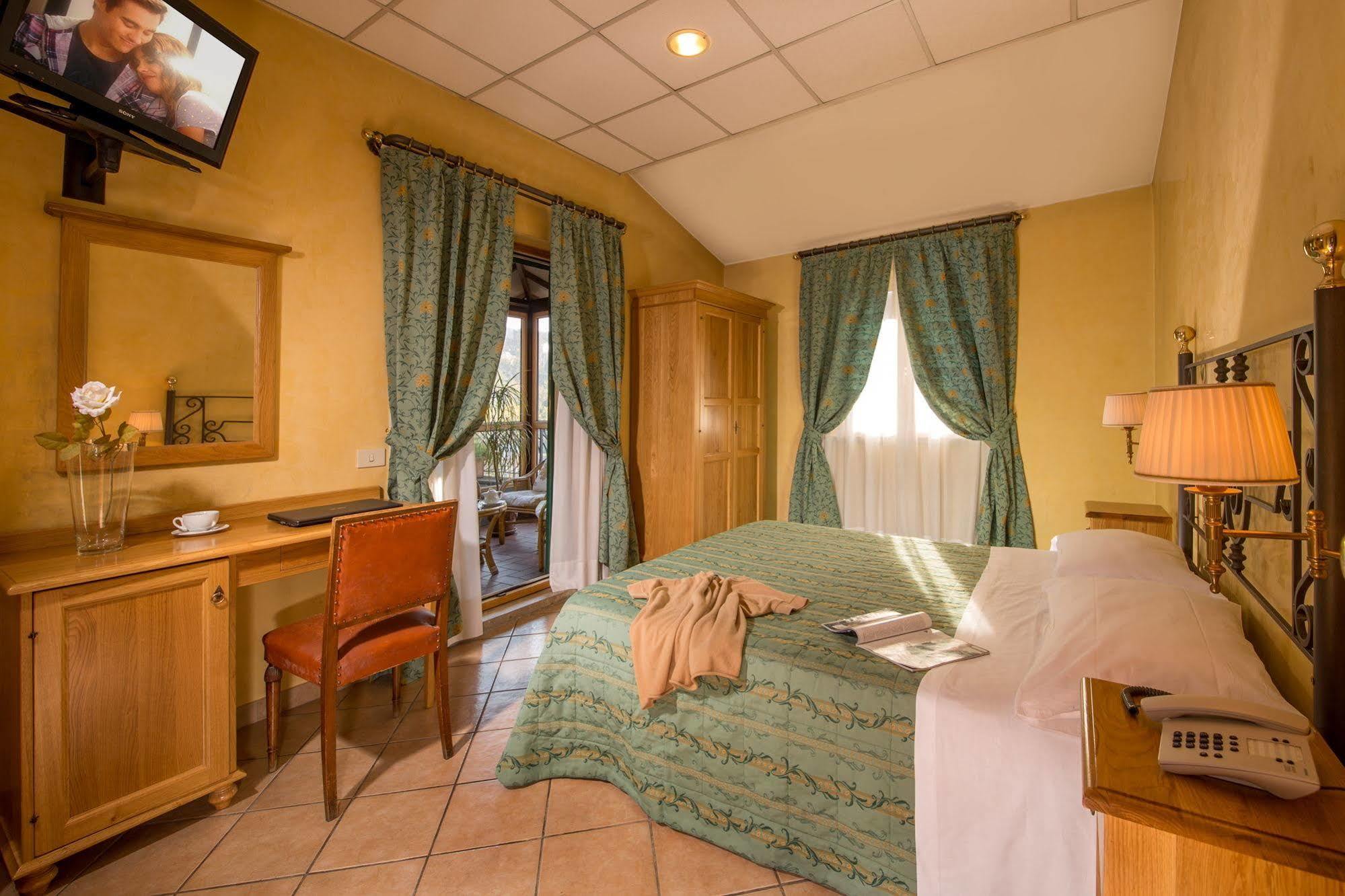 Hotel Fidene ローマ エクステリア 写真