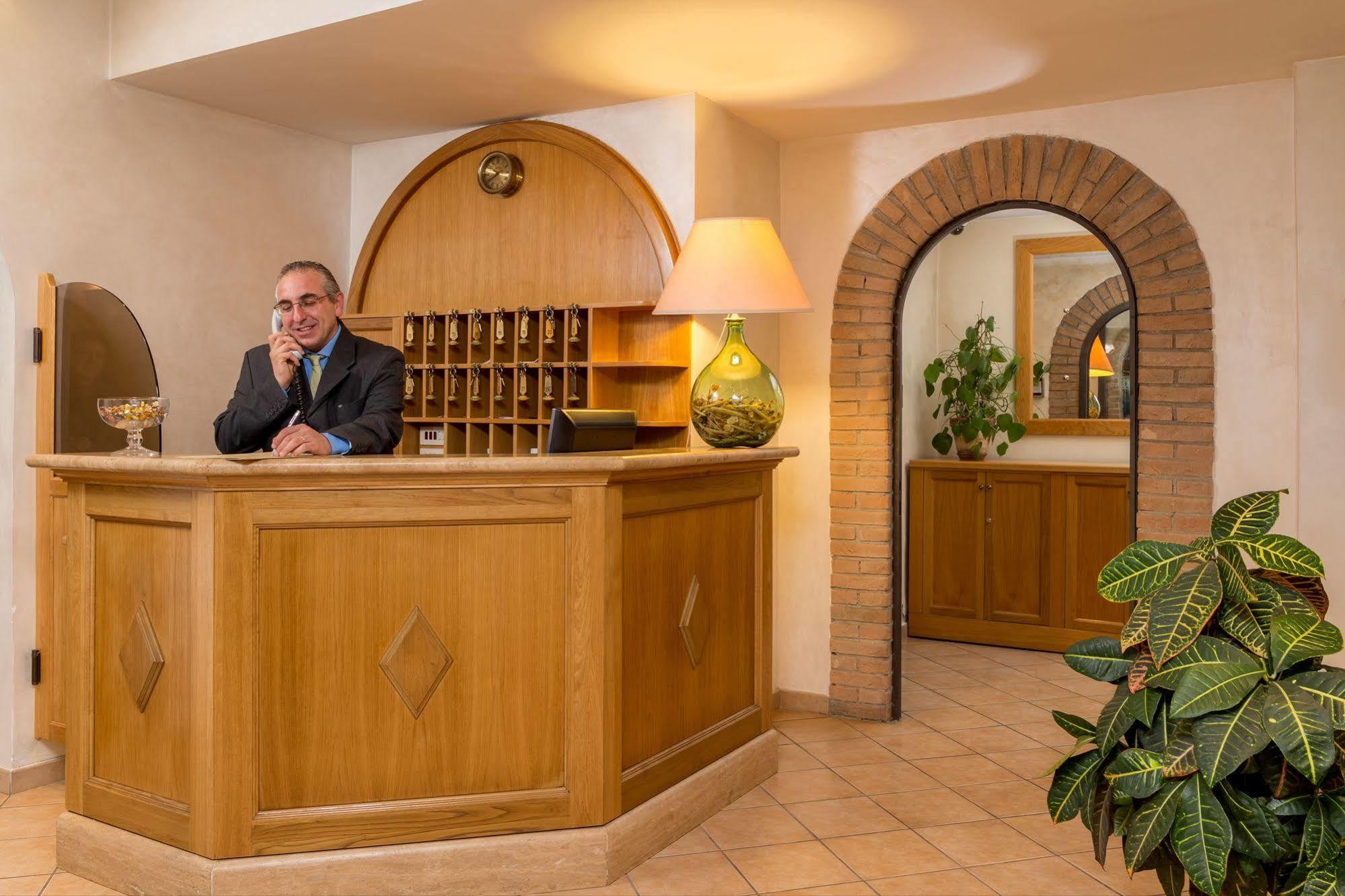 Hotel Fidene ローマ エクステリア 写真